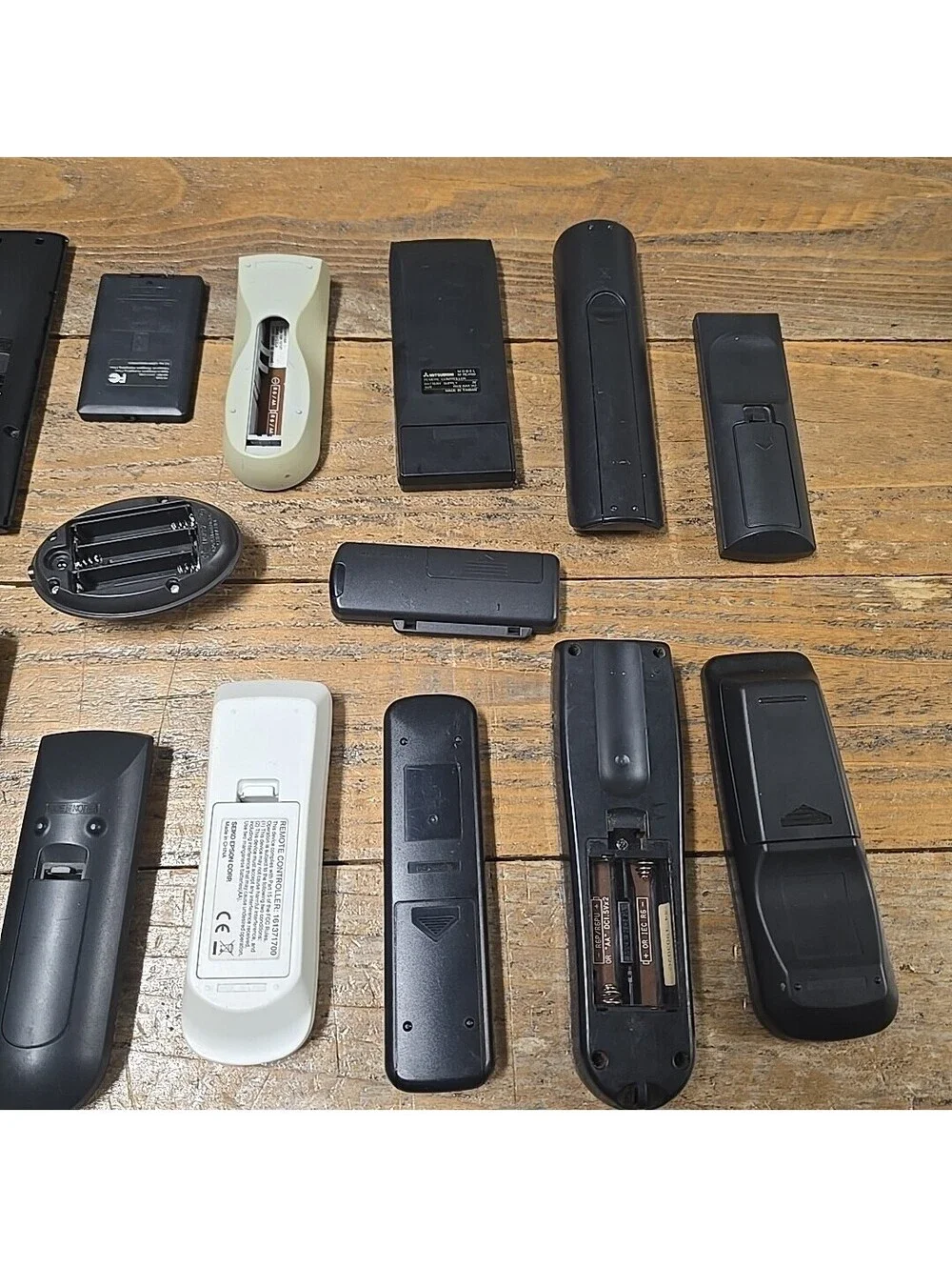 Lot of 20 Mixed Remote Controls Samsung Vizio Sharp JVC NEC Canon Memorex